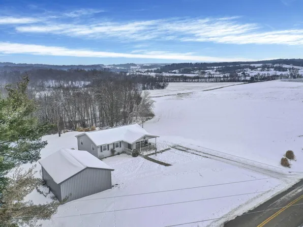 1725 W Point Rd SE, Lancaster, OH 43130