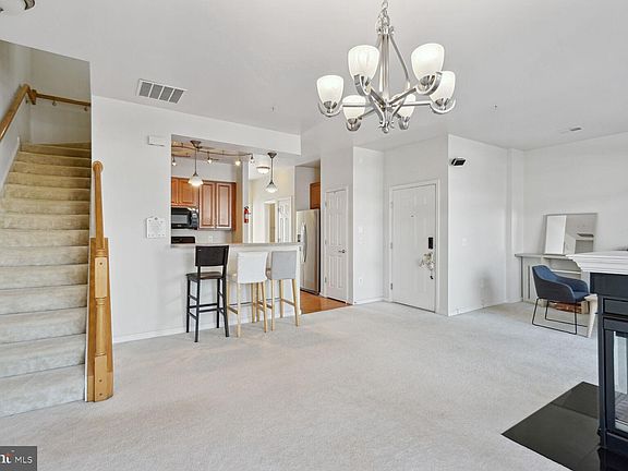 3rd image of 13958 Hollow Wind Way #201