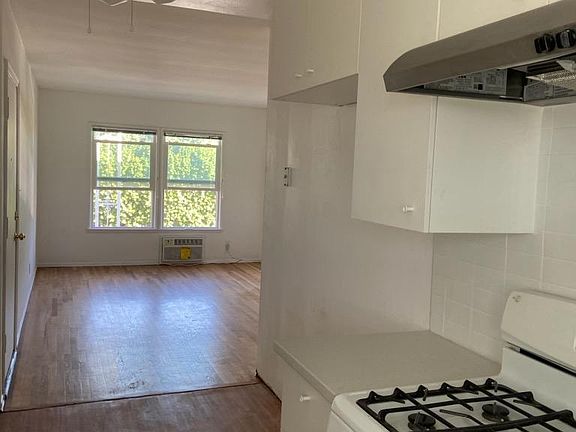 4th image of 6757 Hinds Ave