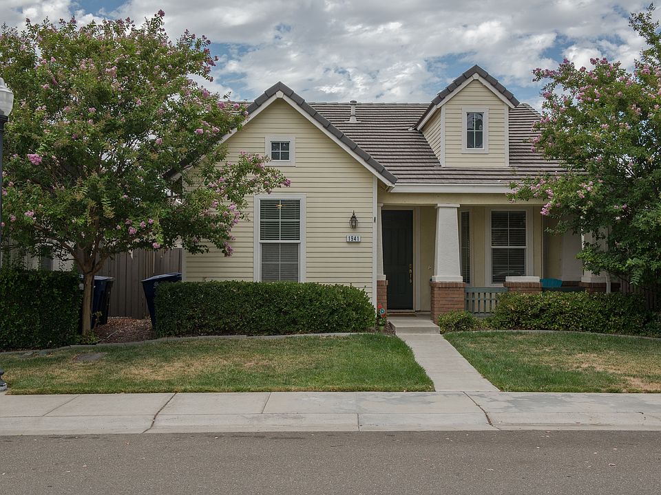 1st image of 1941 Dawnelle Way