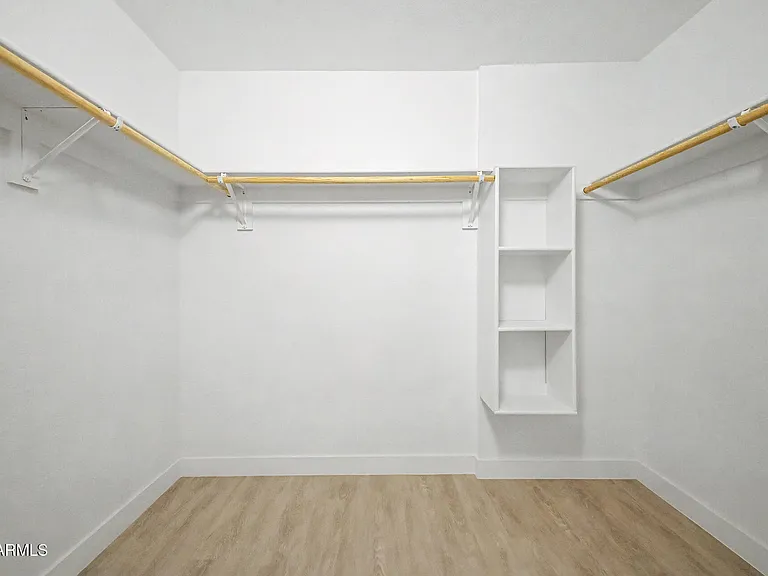 2084 N Sunset Dr — Photo 22