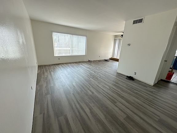 3rd image of 915 N Stoneman Ave #5