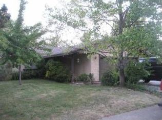 233 Woodhill Dr, Redding, CA 96003