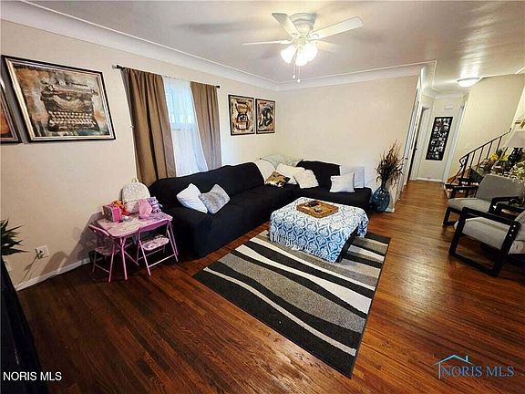 4th image of 1654 Charmaine Dr