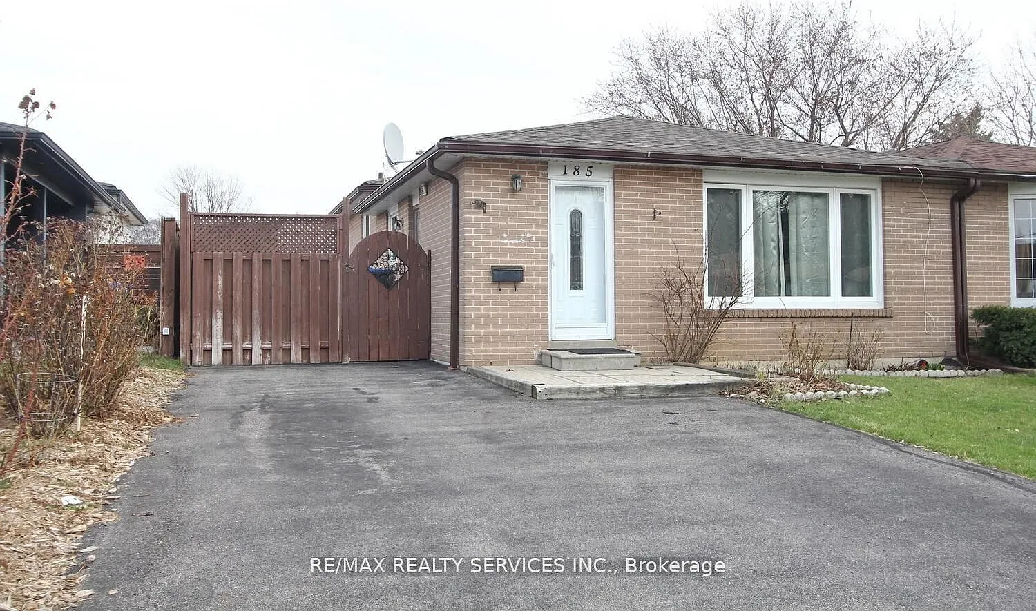 4 bed, $3,200 — Photo 1