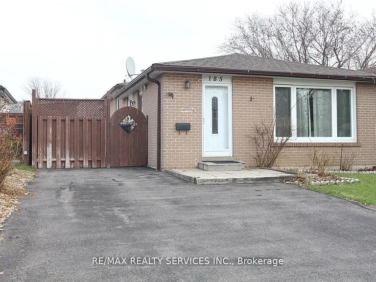 185 Earnscliffe Cir — Photo 1