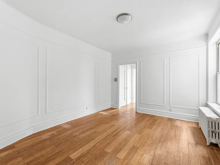35-21 28th St #B1 — Photo 5