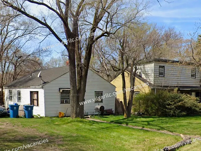 260 Van Buren St — Photo 2
