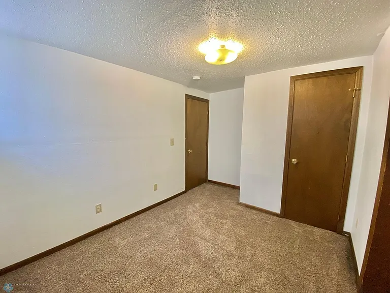 1114 College St N #1 — Photo 3