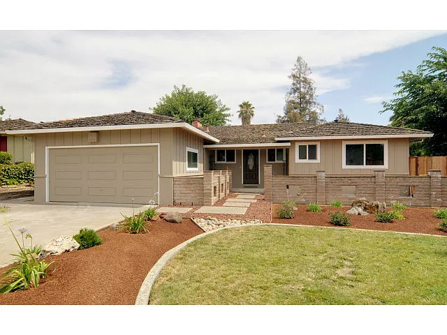 14640 E Hills Dr photo 1