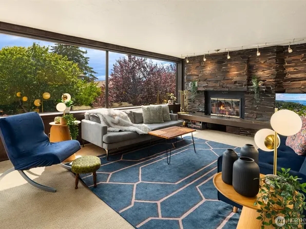 1627 California Avenue SW #2, Seattle, WA 98116