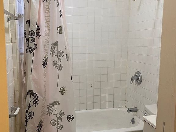 3rd image of 1234 Pacific St APT A1