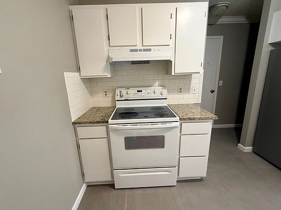 Oven with counter space