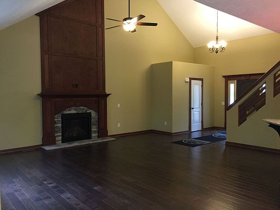 2nd image of 3695 Turnberry Dr