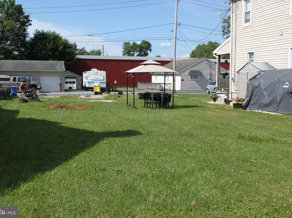 242 E Emaus St, Middletown, PA 17057