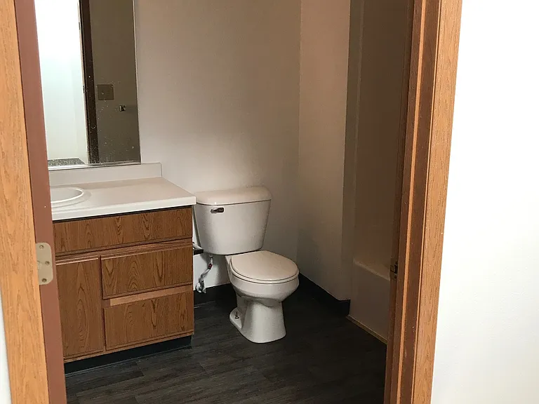 306 4th St S #6 — Photo 5