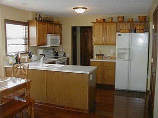 4th image of 3843 Larchmere Dr
