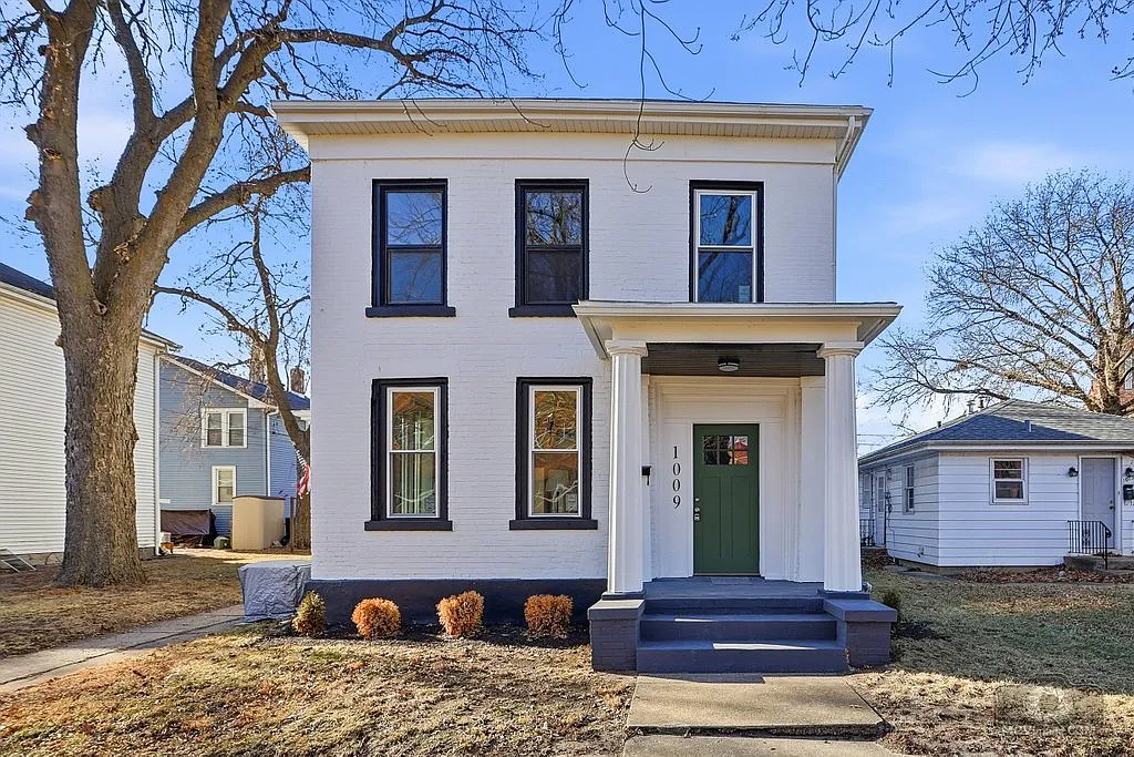 1009 Paul St photo 1
