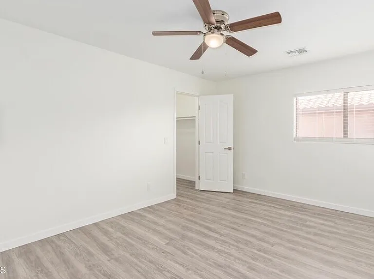 9329 W Highland Ave — Photo 2