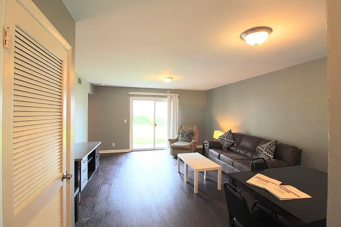 2 bed, 982 sqft, $625 — Photo 2
