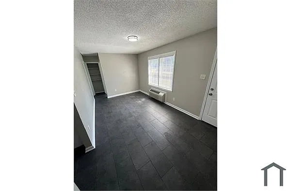 Building Photo - 1825 Castalia St #2