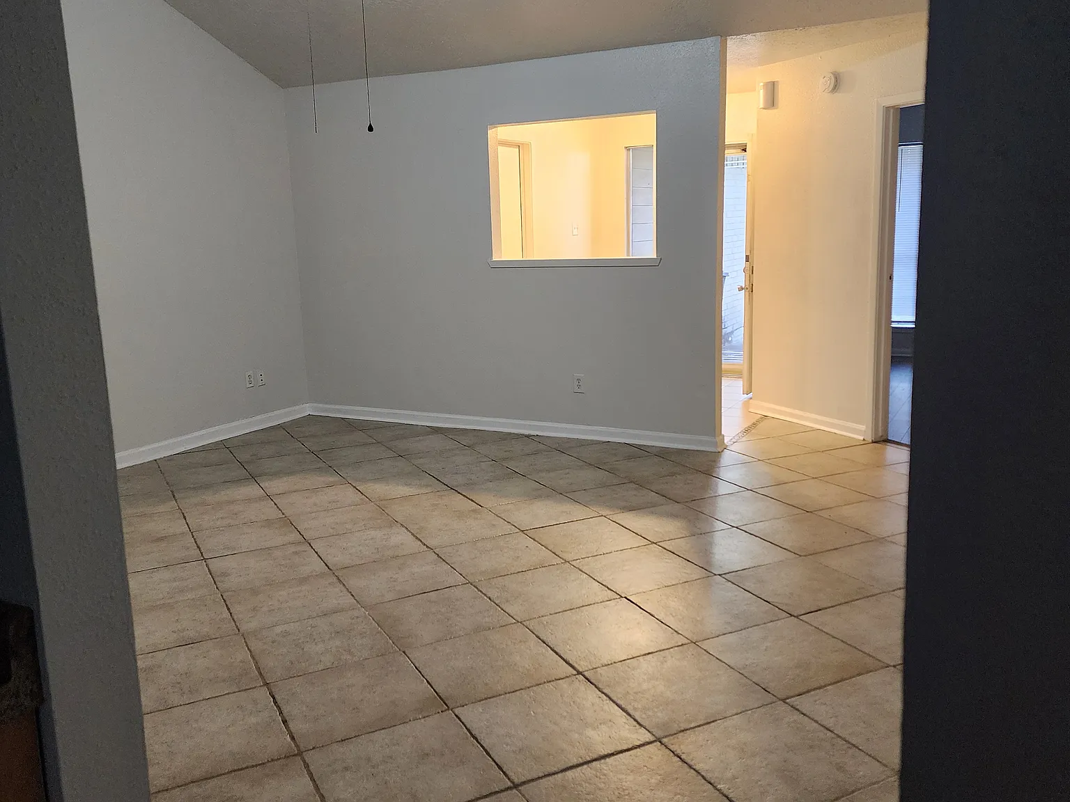 4 bed, 1434 sqft, $1,725 — Photo 3