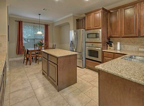 3rd image of 8121 Alophia Dr