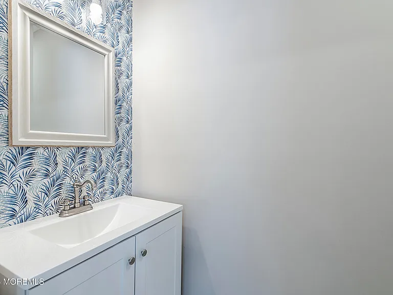 509 Monmouth Ave — Photo 14