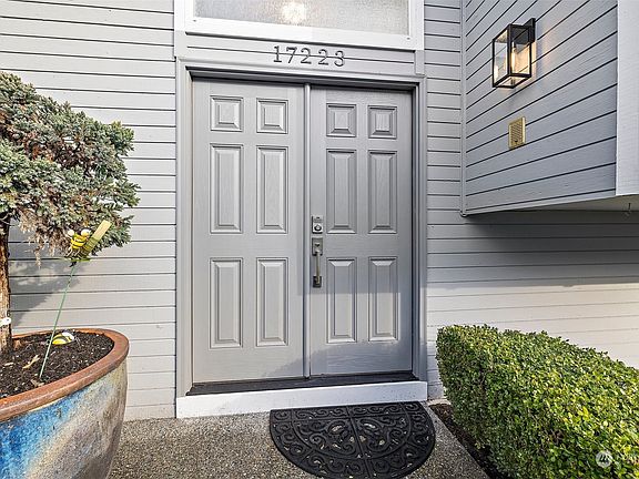 4th image of 17223 57th Pl W