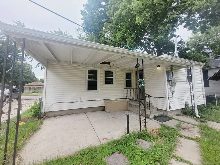1007 W 7th St — Photo 10