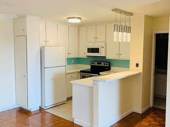 2nd image of 1885 Diamond St Unit 2-303