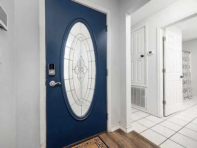 3 bed, 1551 sqft, $2,300 — Photo 3