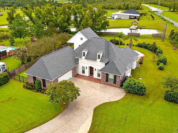 3rd image of 289 Tyler Christian Dr