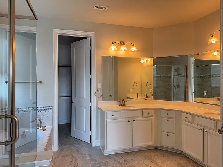 2620 Walnut Creek Ln — Photo 13