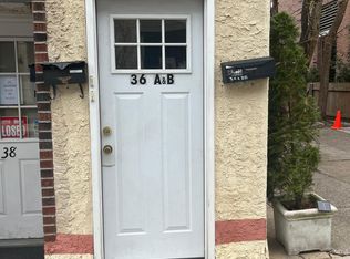 36 S Cricket Ter APT A, Ardmore, PA 19003