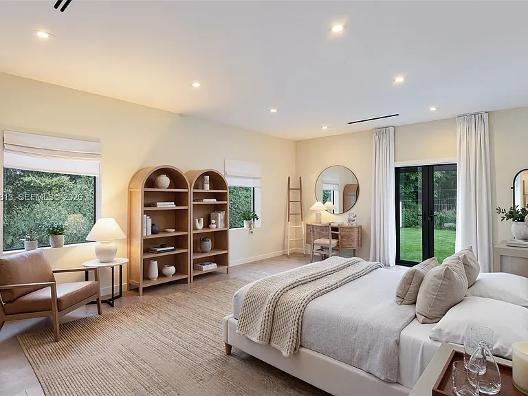 5401 Pine Tree Dr — Photo 24