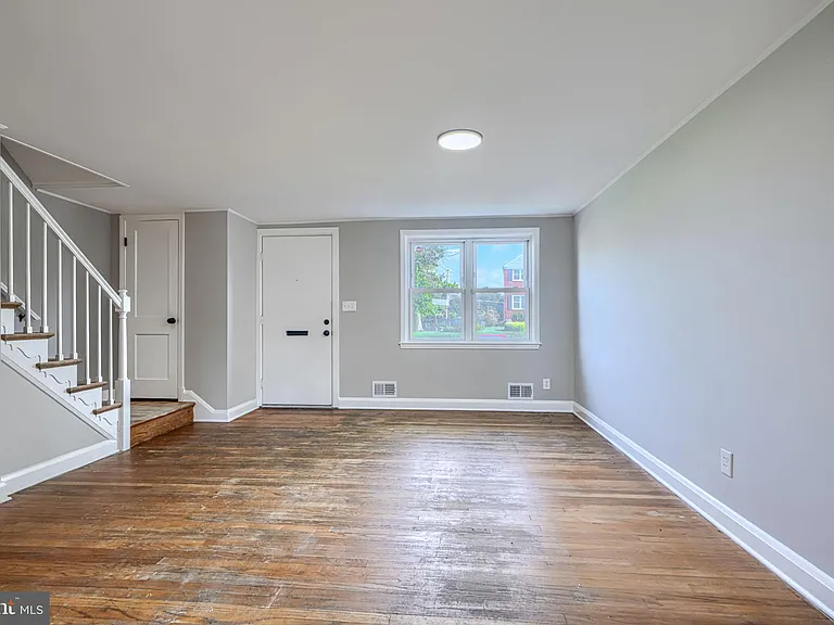 1207 Dalton Rd — Photo 5