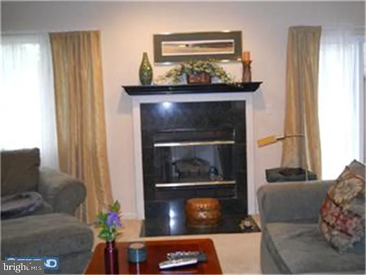 9 Lexington Ct — Photo 3