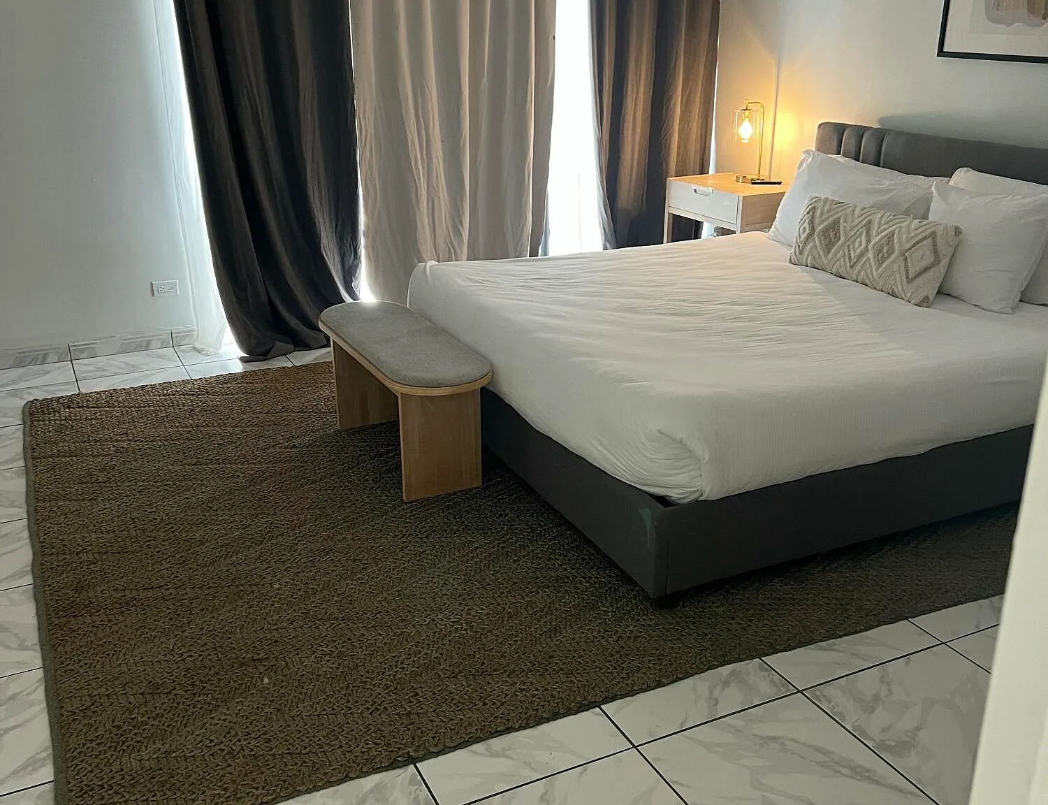 2 bed, 1.0 bath, 15382 sqft, $2,795 — Photo 3