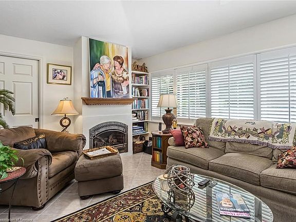 5th image of 7 Somerset Ct