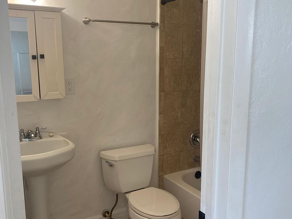 1st image of 2717 Parkland Dr #A