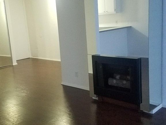 4th image of 125 N Barrington Ave APT 203