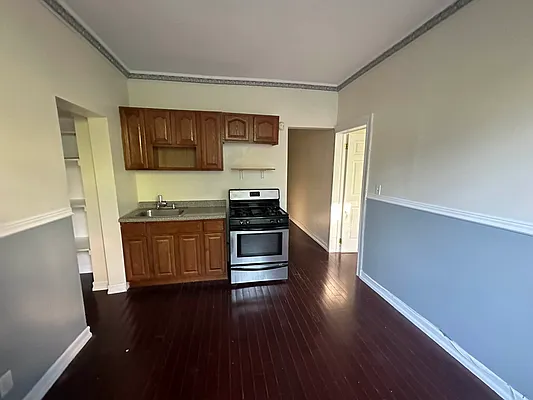 Rented by Premier Metro Realty Corp | media 6