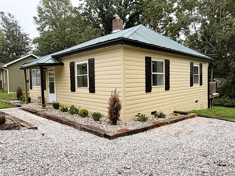 829 Capitol Blvd — Photo 31