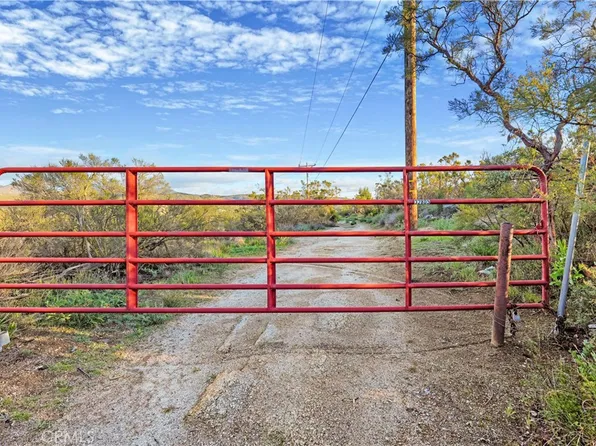 32805 Red Mountain Rd, Hemet, CA 92544