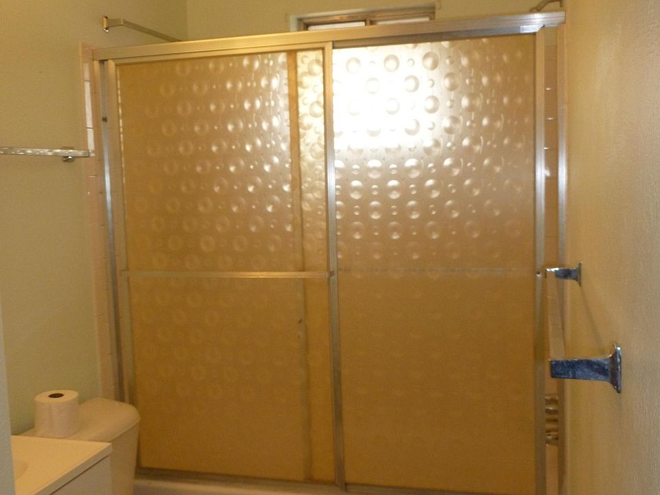 2nd image of 1530 Emma St #2