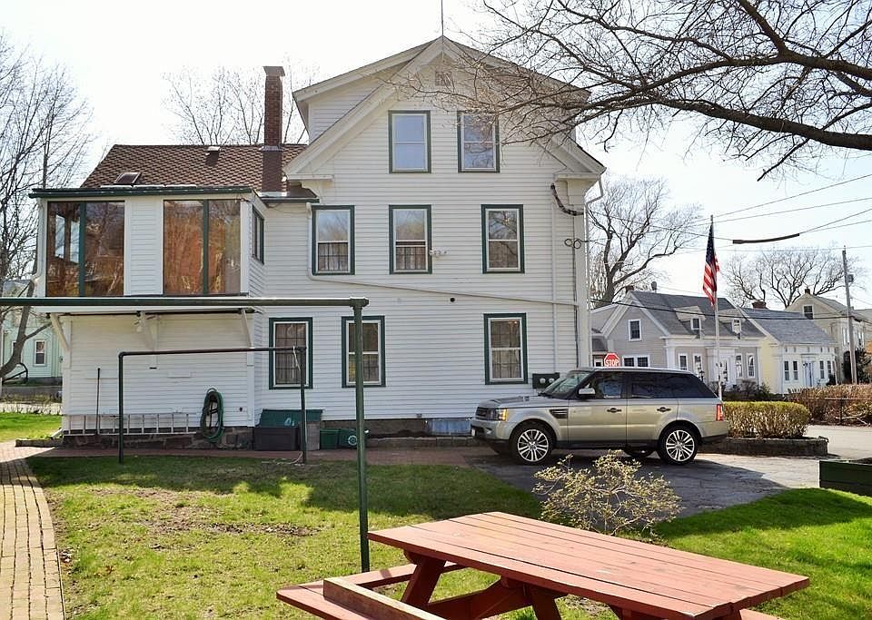 2nd image of 26 Highland St