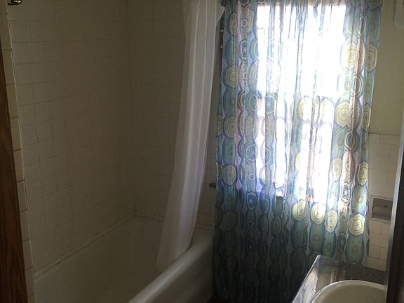 2nd image of 247 North Dr