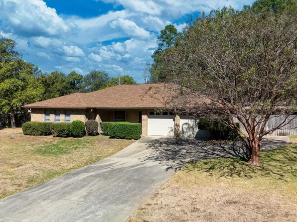 115 Woodland Trl, Gladewater, TX 75647