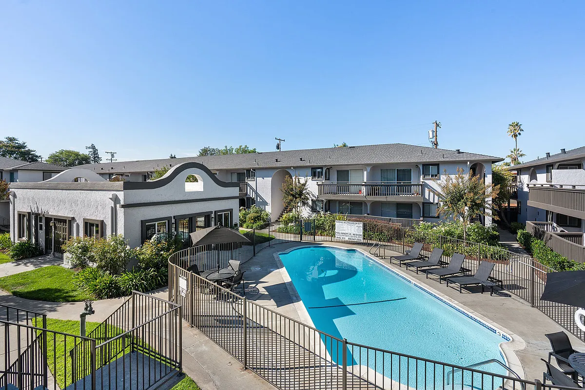Building Photo - Solera Apartment Community